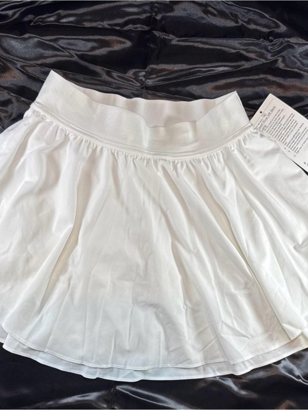 lululemon Court Rival perforated HR Skort  Long size  6-White NWT